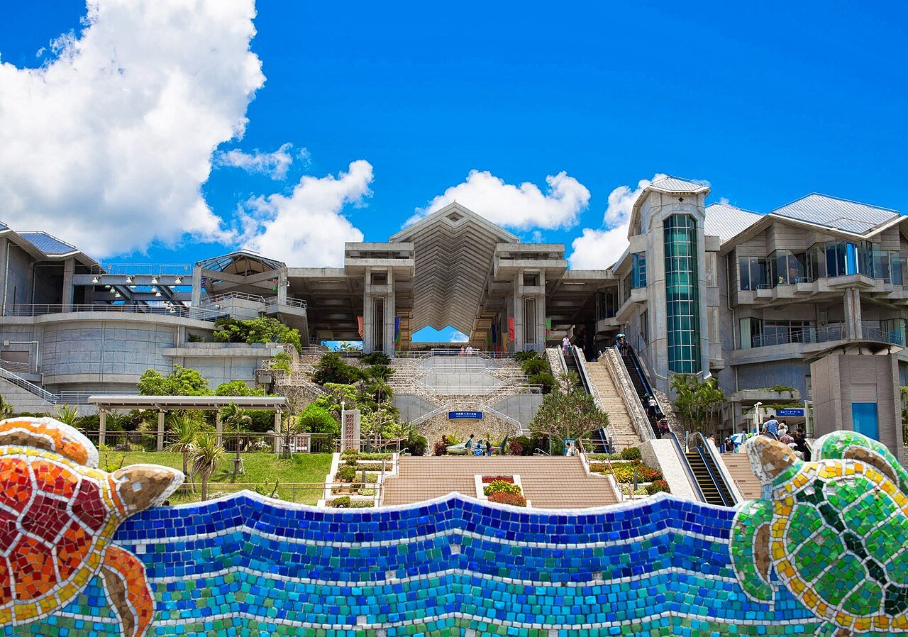 沖縄美ら海水族館 — 観光・旅行